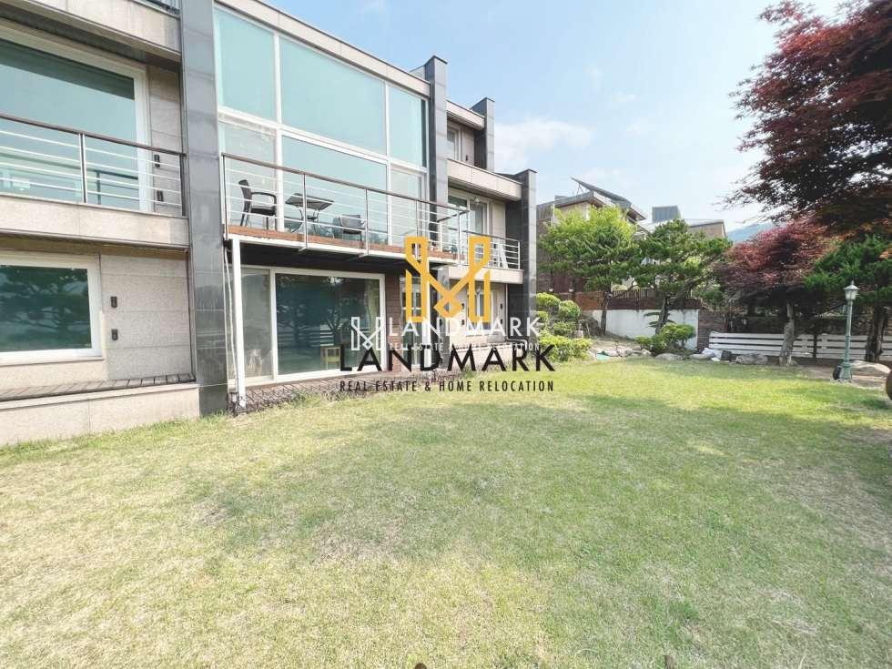 서울 종로구 평창동 평창동 단독주택 대지210평(실) 방6개 최근 리모델링 높은 층고 매매 매물번호 13946 사진 1