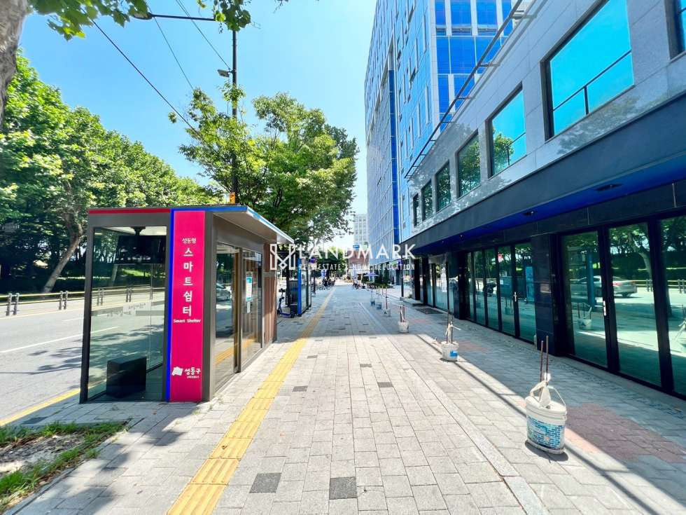 서울 성동구 성수동1가 성수동 대로변 2층 통건물 임대 무권리 상가 연면적70평+루프탑 월세 매물번호 14172 사진 1